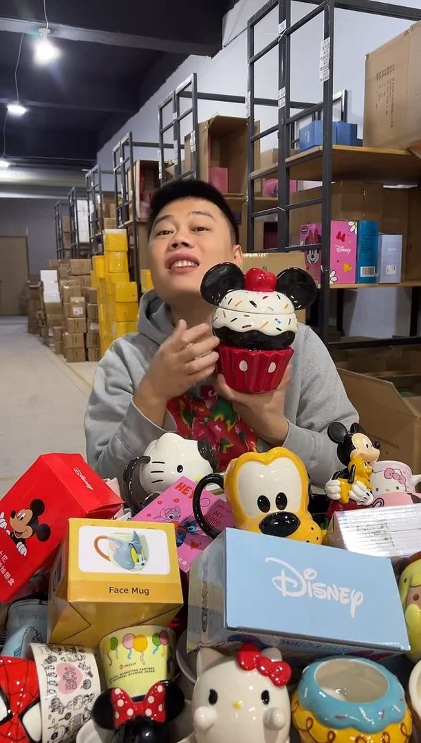 【闪购商品】杯大号米奇纸盒蛋糕带盖罐