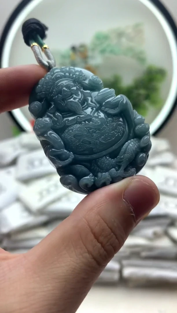 颈饰未镶嵌翡翠财神