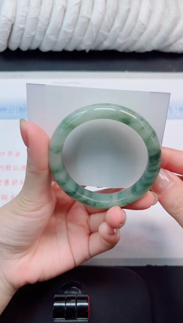 【闪购商品】石英质玉手镯未镶嵌136#51.9