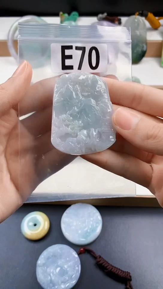 颈饰未镶嵌翡翠天然翡翠吊坠挂件