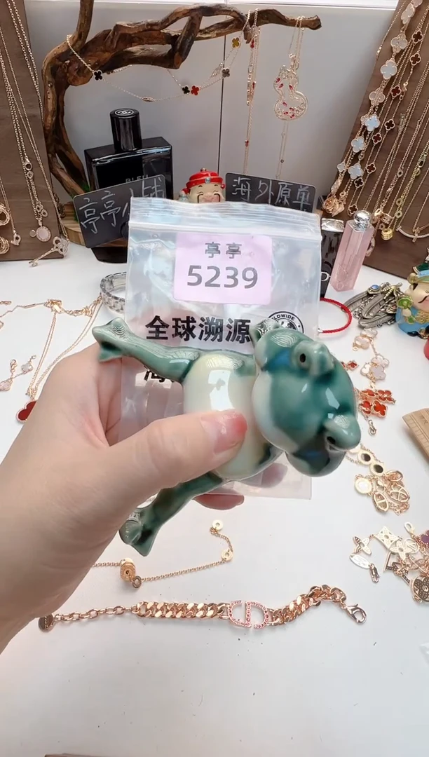 瓷片?****?彧贤聚宝阁亭亭店