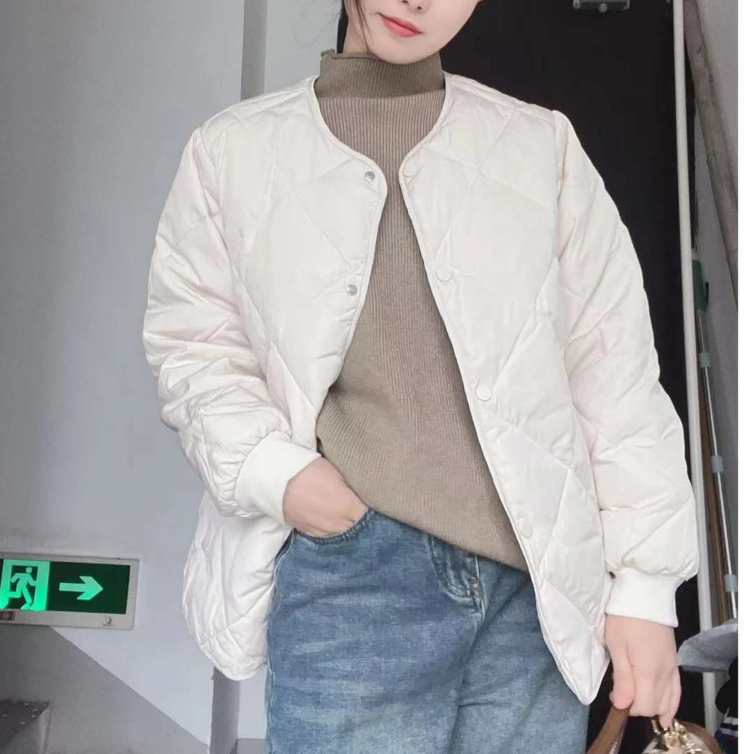 韩系格子无领轻盈款羽绒服