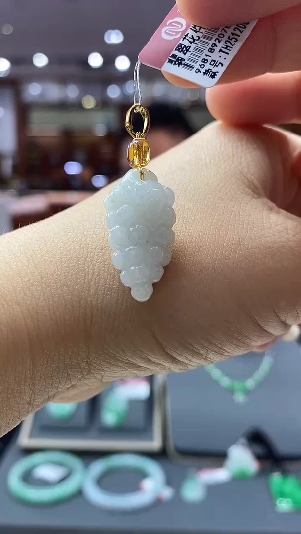 颈饰合金翡翠花件