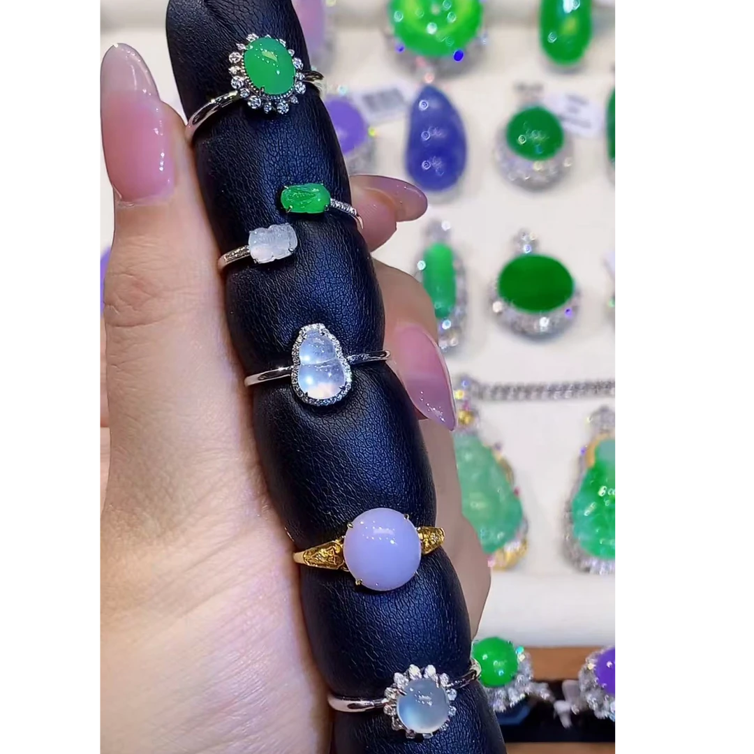 18k金镶 A货翡翠戒指    团购 多样性发其一