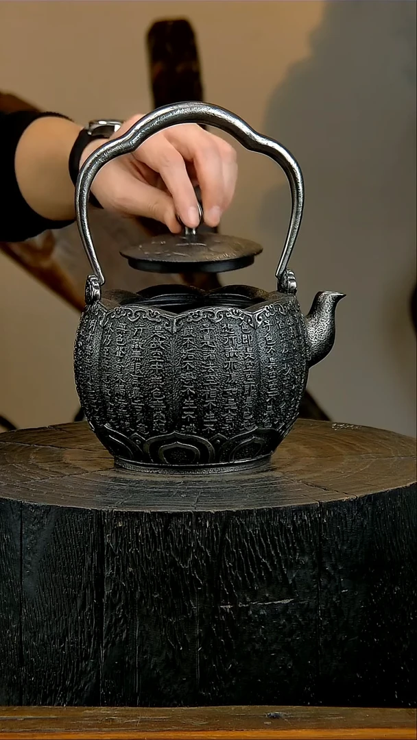 别看我人不正经，壶，正经！！！！