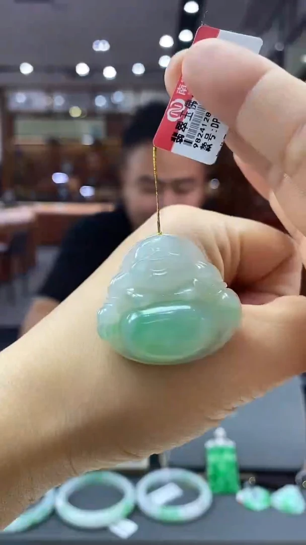 颈饰未镶嵌翡翠佛公