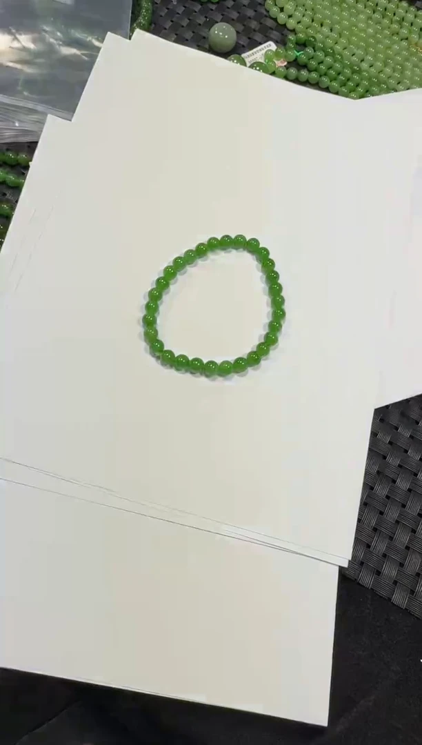 未镶嵌手串和田玉（碧玉）乌兰乌德苹果绿6m高色无黑点