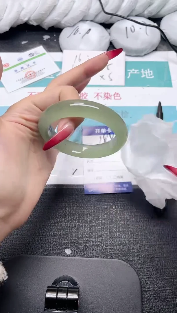 未镶嵌手镯石英质玉184-56