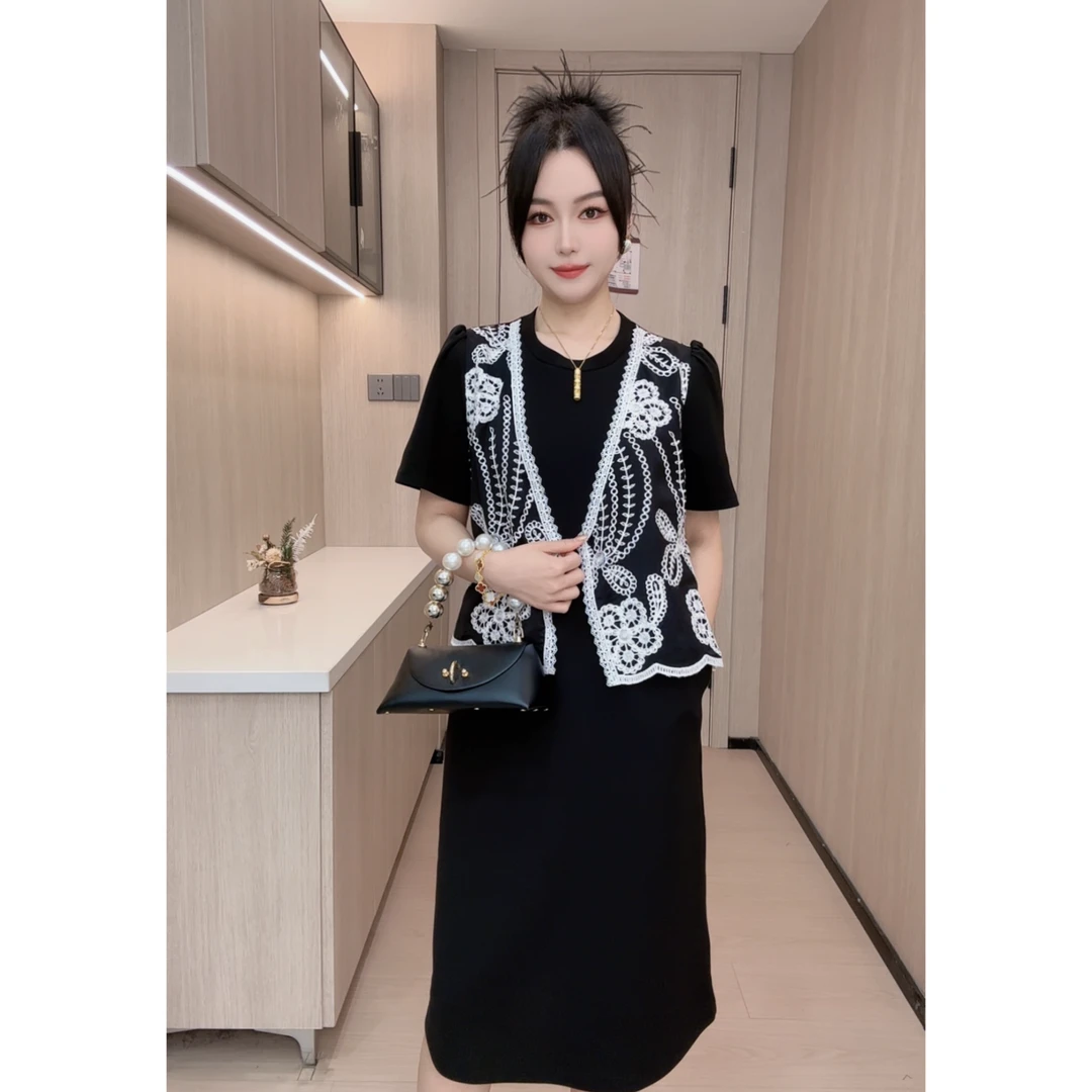 04022 鱼鱼严选夏季新款设计感气质欧货重工刺绣假两件显瘦连衣裙