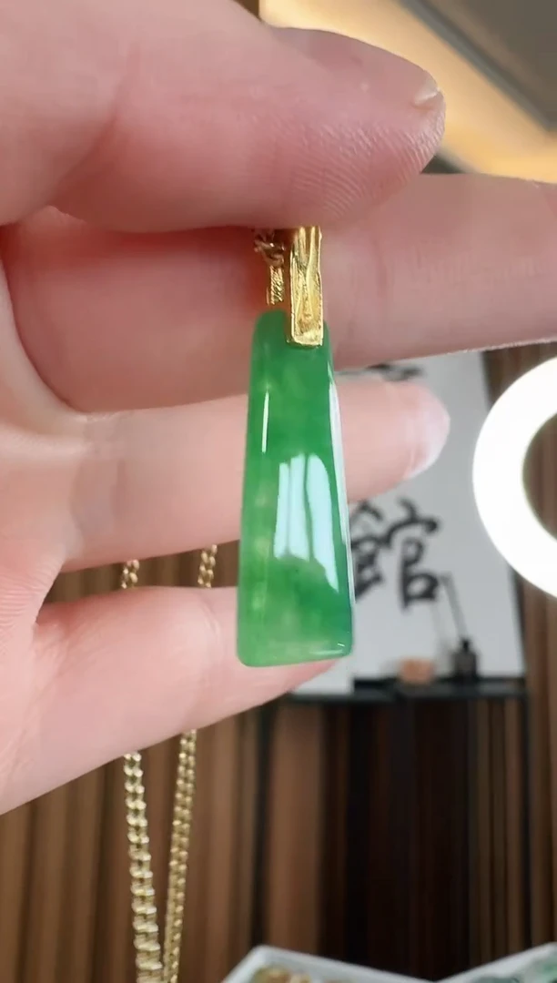 吊坠(不含链)18K金镶嵌翡翠吊坠