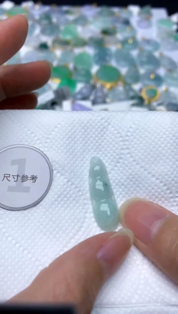 颈饰未镶嵌翡翠天然A货翡翠