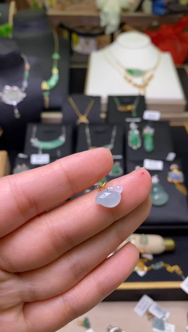 【闪购商品】翡翠颈饰18K金镶嵌净货17931