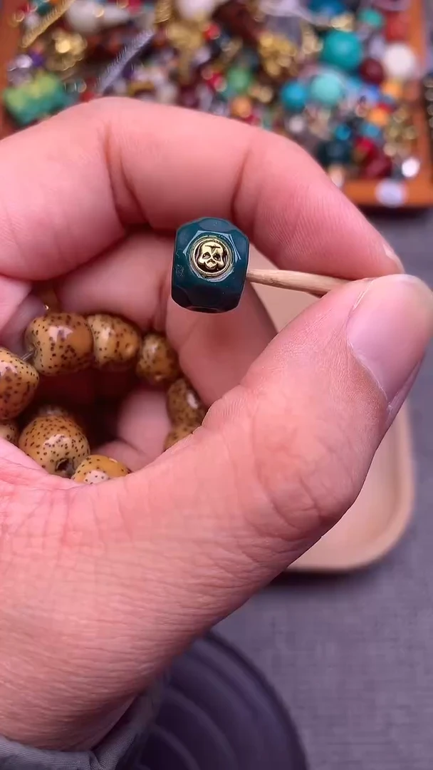 颈饰琉璃老油绿无相阿呆标 单个发