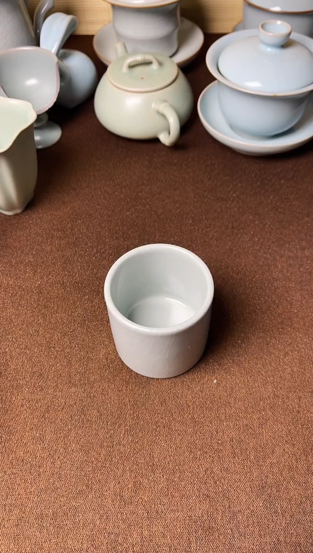 清仓福利-瑕疵云雾月白釉全手工扳指杯