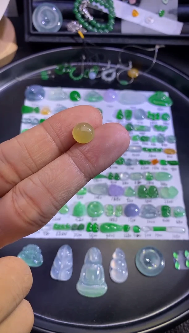 未镶嵌挂件翡翠蛋
