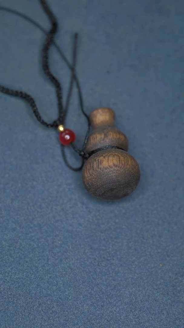 沉香吊坠海南莺歌绿棋葫芦
