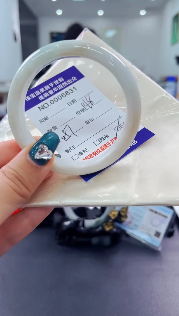 翡翠手镯未镶嵌天然缅甸A货翡翠