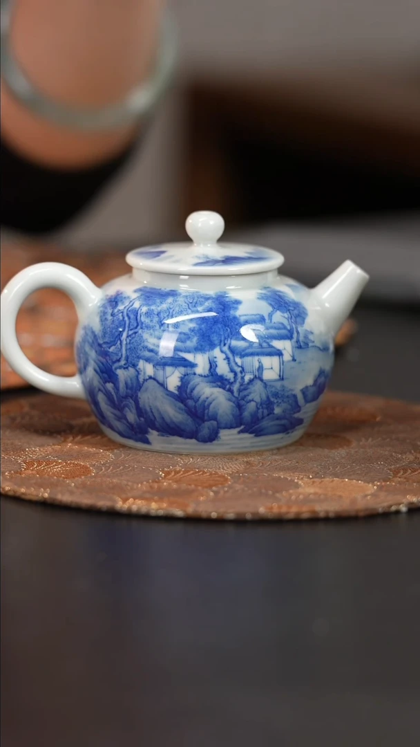 【闪购商品】杯看山柴窑青花山水