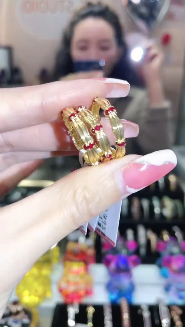 18K金镶嵌天然红宝石戒指（ 多样性发其1）