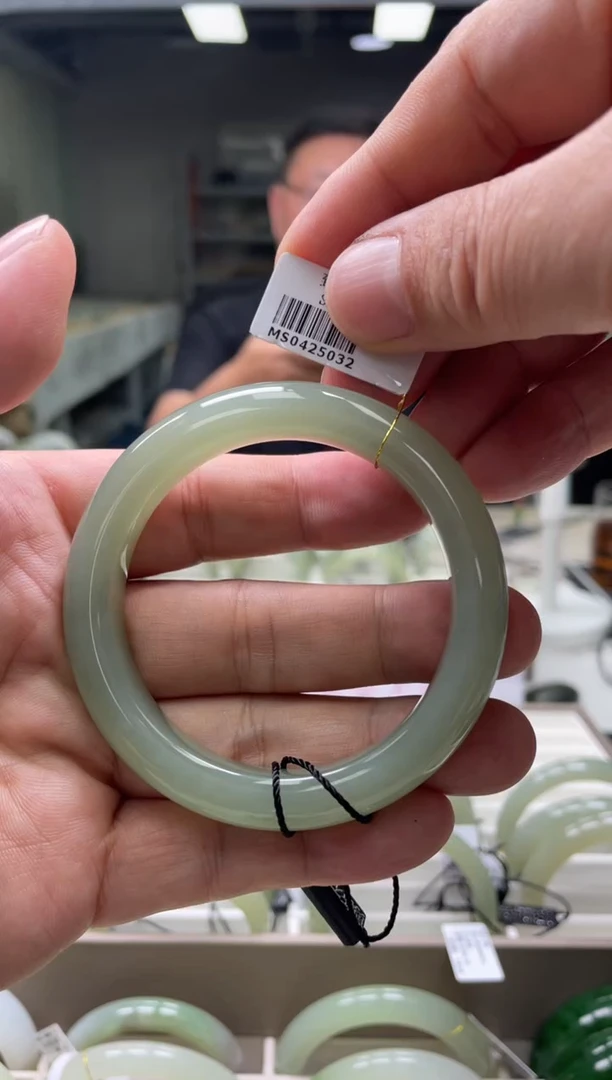 【闪购商品】和田玉手镯未镶嵌编码5032 圈口56-57