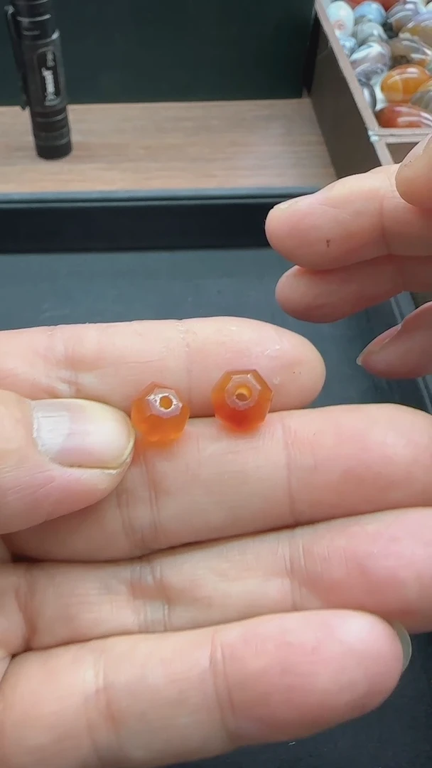 玛瑙/玉髓颈饰未镶嵌两颗配珠 10*7