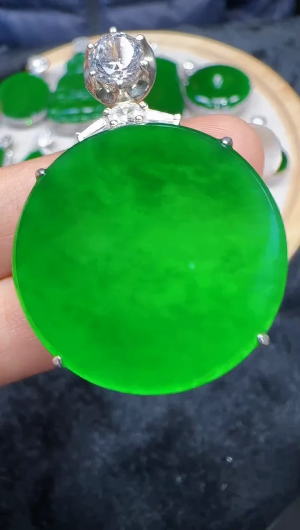 未镶嵌定制翡翠翡翠吊坠252