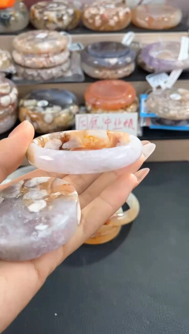 未镶嵌手镯石英质玉55