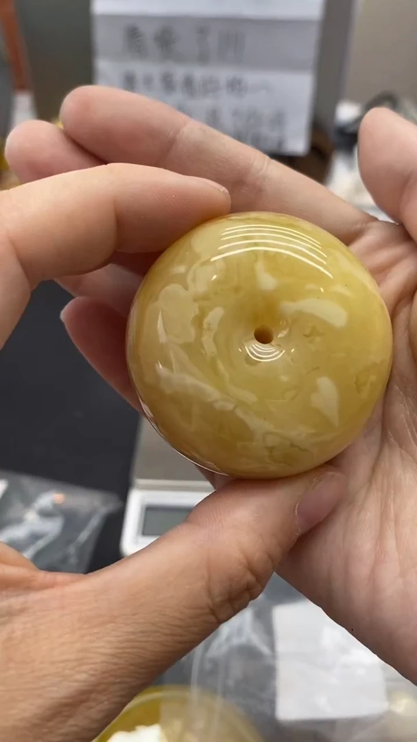 琥珀未镶嵌珠宝奇石934