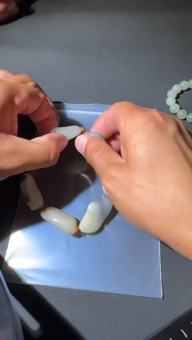 未镶嵌和田玉（糖玉）挂件和田玉