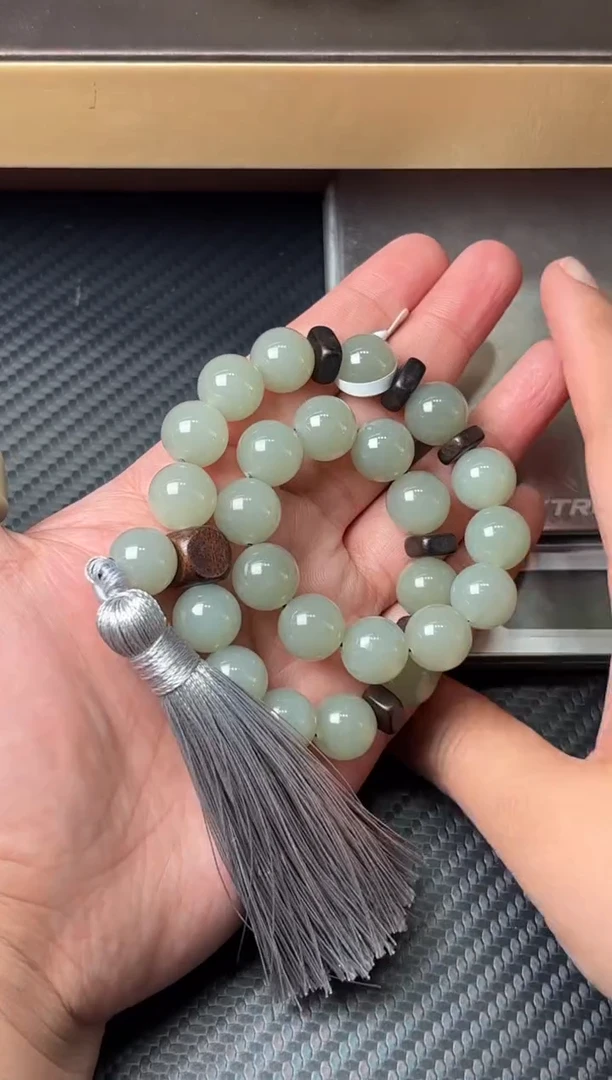 未镶嵌手串和田玉且末近矿微色差手持卡12m