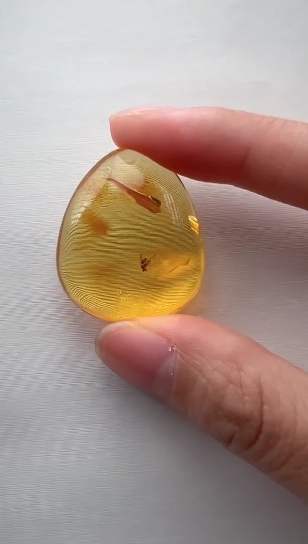 未镶嵌颈饰琥珀吊坠