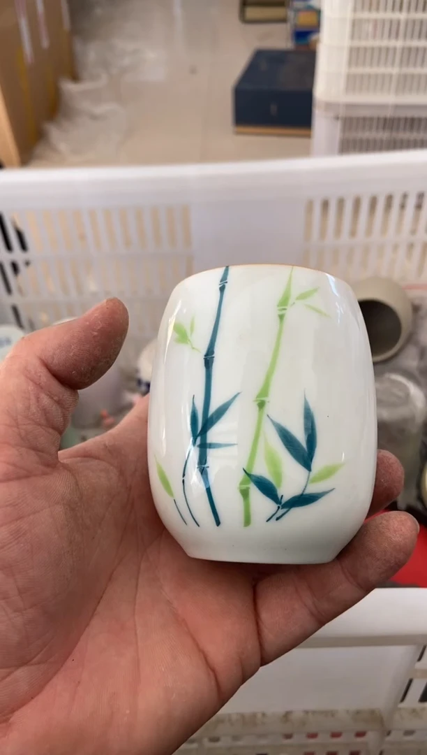 无运费险有瑕疵的摄影的产品有使用过的痕迹有点脏介意勿拍