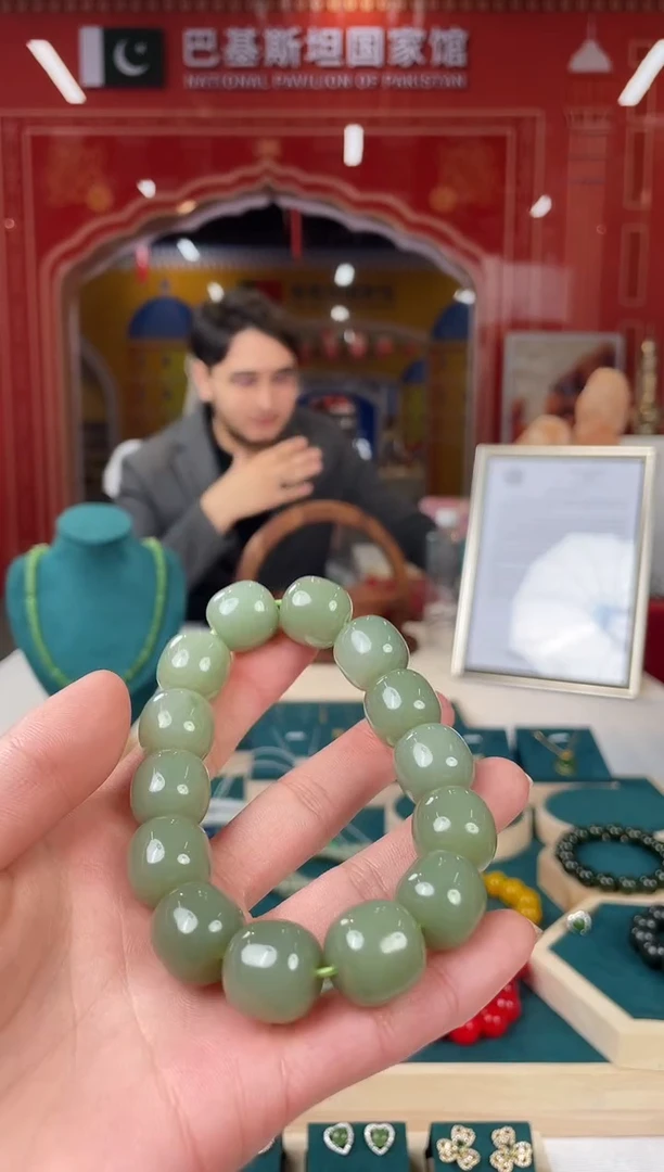 未镶嵌手串和田玉M****u16mm老型桶珠