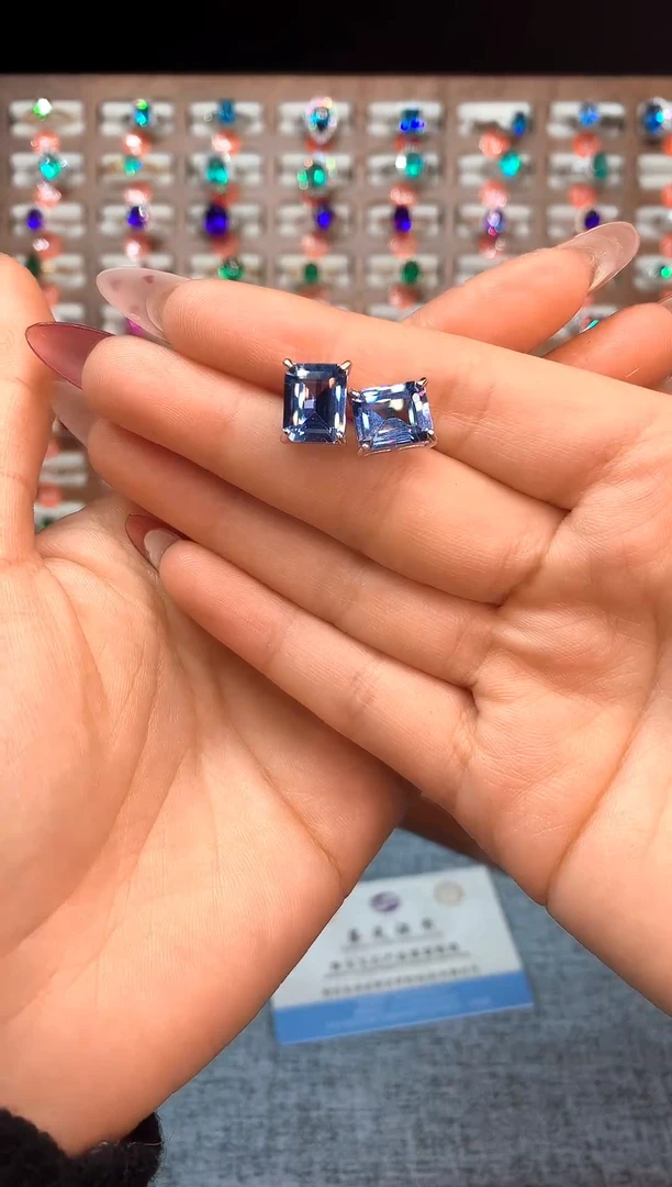 银S925镶嵌耳钉海蓝宝石....