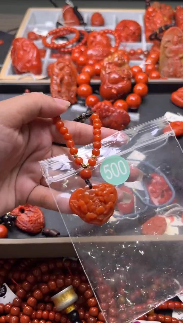 南红玛瑙未镶嵌珠宝奇石500