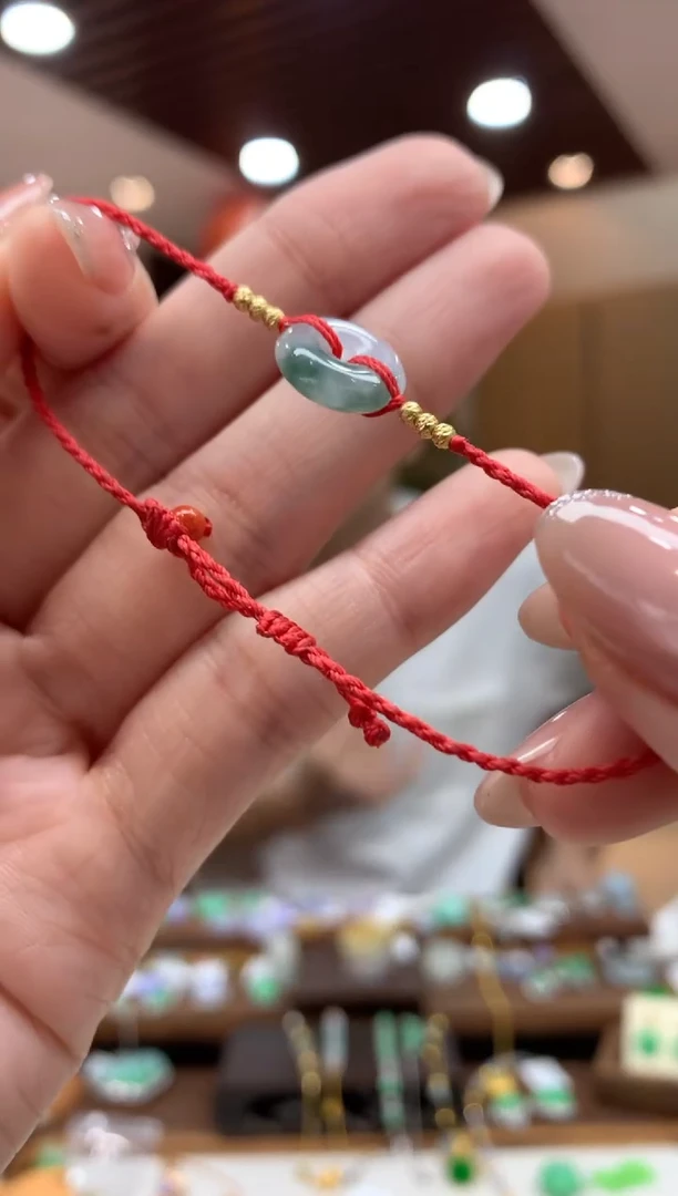 18K金镶嵌手绳翡翠手绳