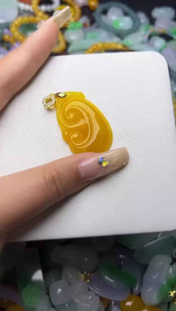 翡翠未镶嵌颈饰天然缅甸翡翠吊坠