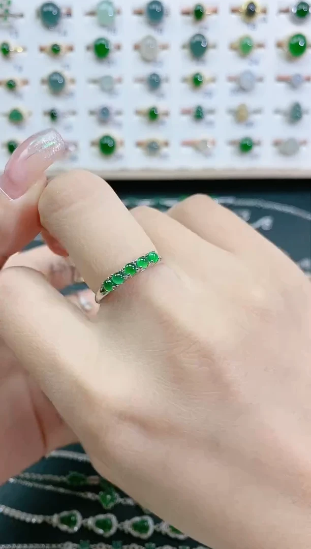 翡翠戒指银S925镶嵌天然翡翠