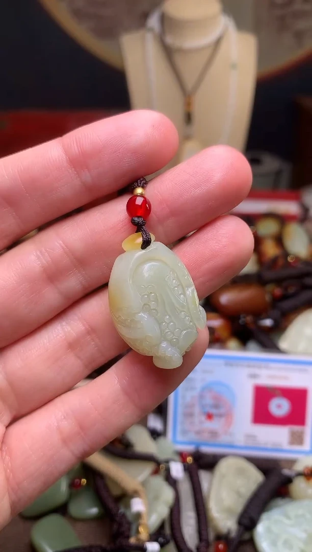 颈饰未镶嵌和田玉新疆料青海料清水和田玉吊坠