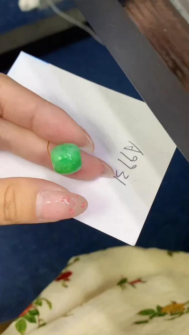 翡翠未镶嵌颈饰缅甸天然翡翠A货