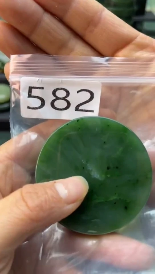 未镶嵌和田玉珠宝半成品镯芯