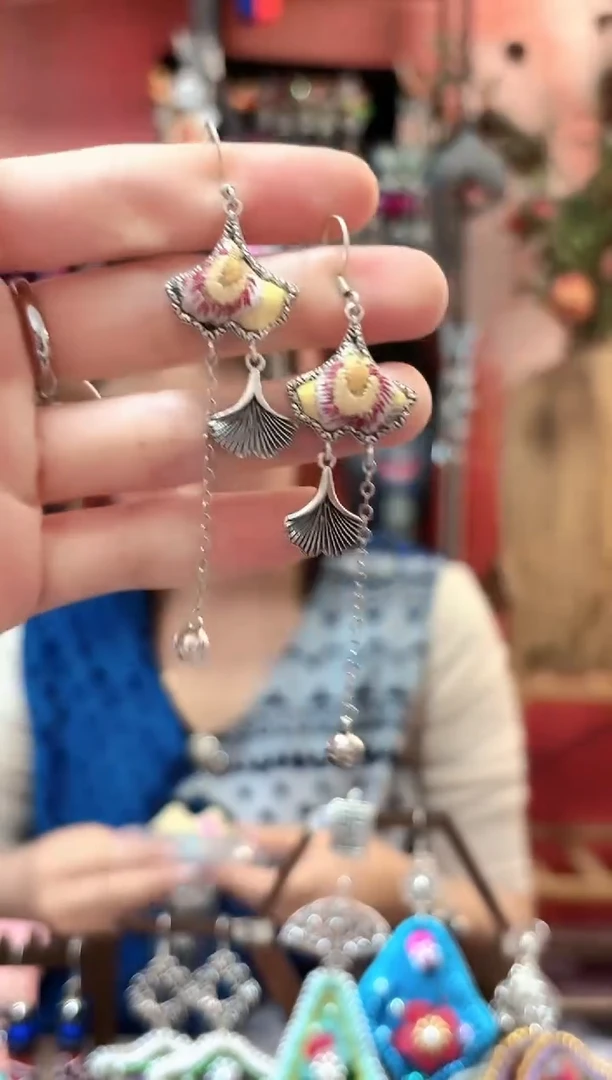 织绣云织谣民族风精美饰品  56