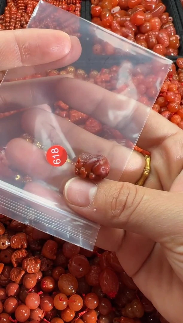 【闪购商品】南红玛瑙颈饰未镶嵌1