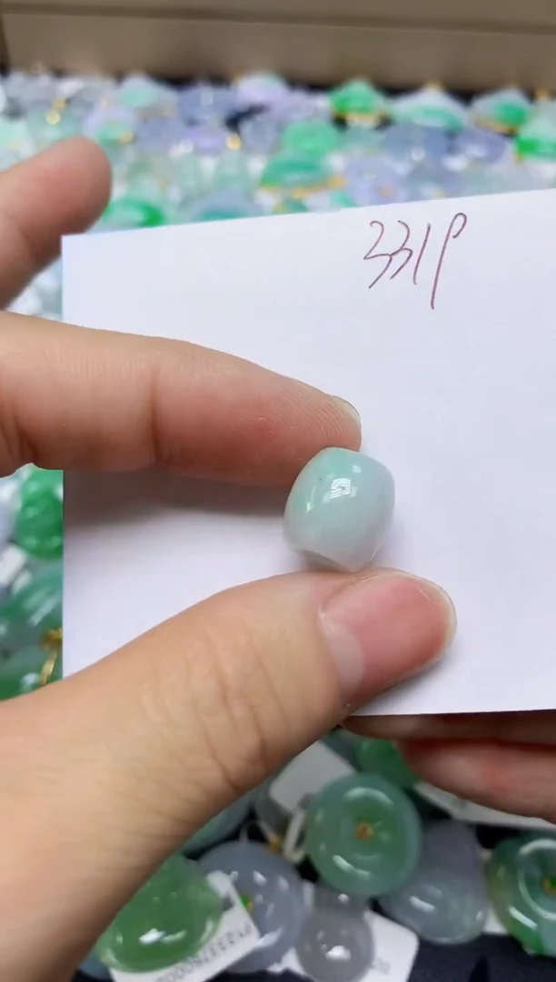 翡翠未镶嵌颈饰 天然缅甸翡翠A货