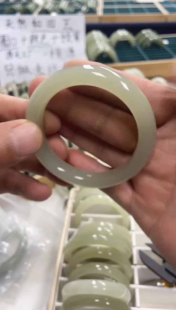 未镶嵌手镯和田玉和田玉手镯56圈97号