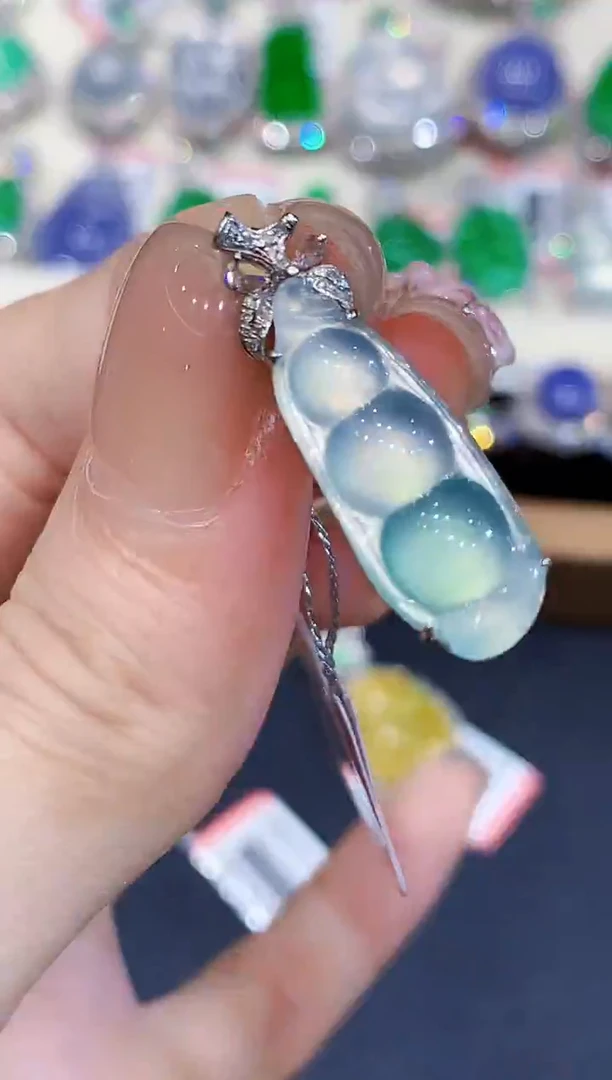 吊坠(不含链)18K金镶嵌翡翠W