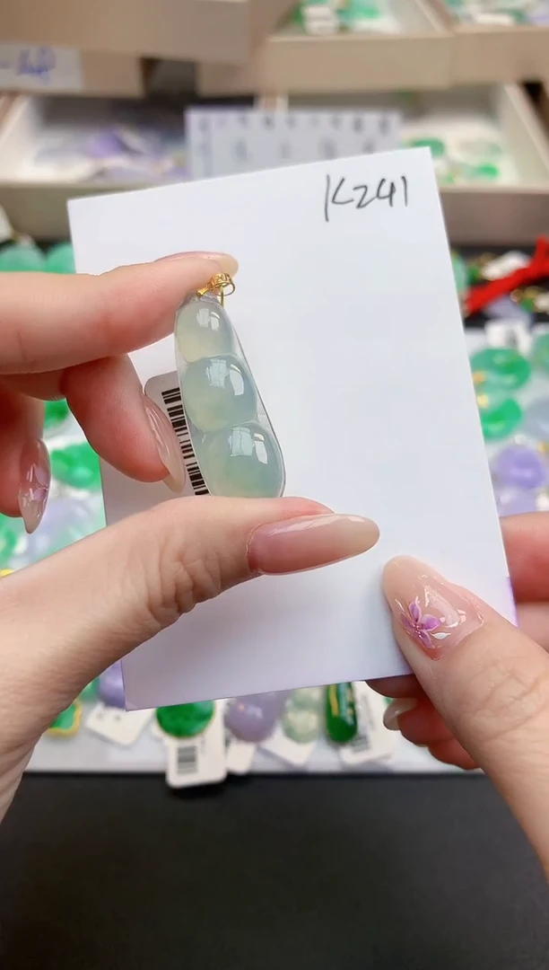 颈饰18K金镶嵌翡翠天然缅甸A货翡翠