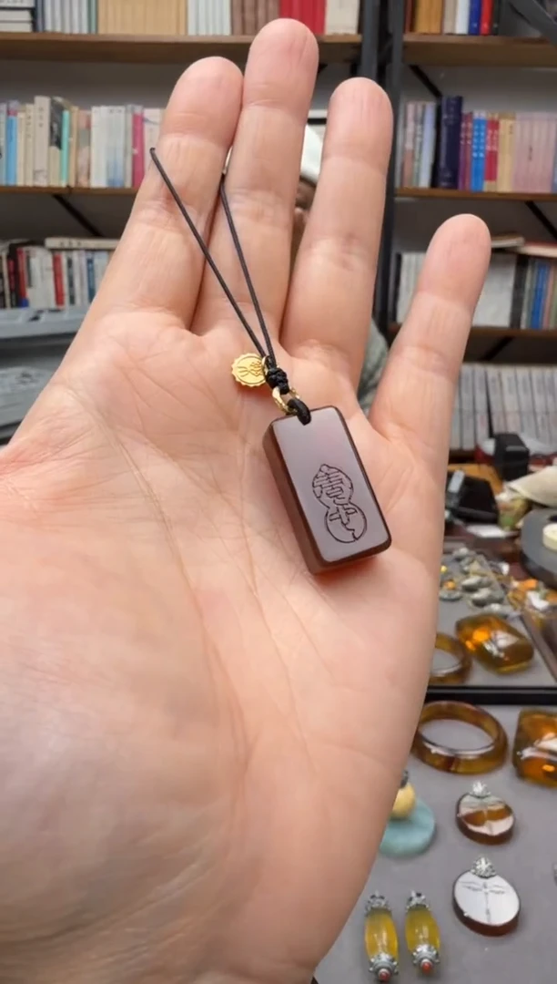 【闪购商品】琥珀颈饰未镶嵌养心手机挂