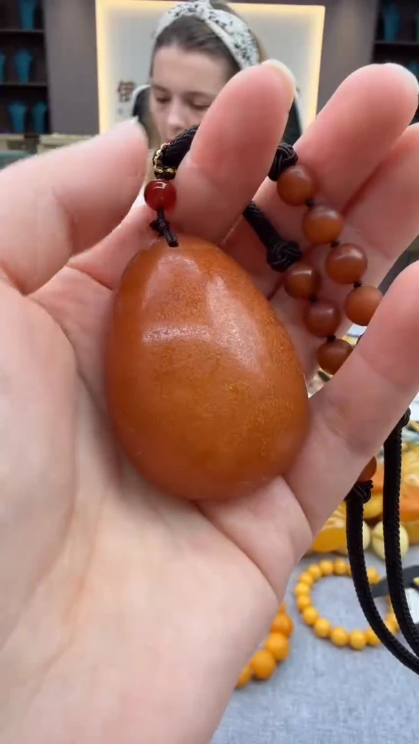 琥珀颈饰未镶嵌112秒拍号 假一罚三