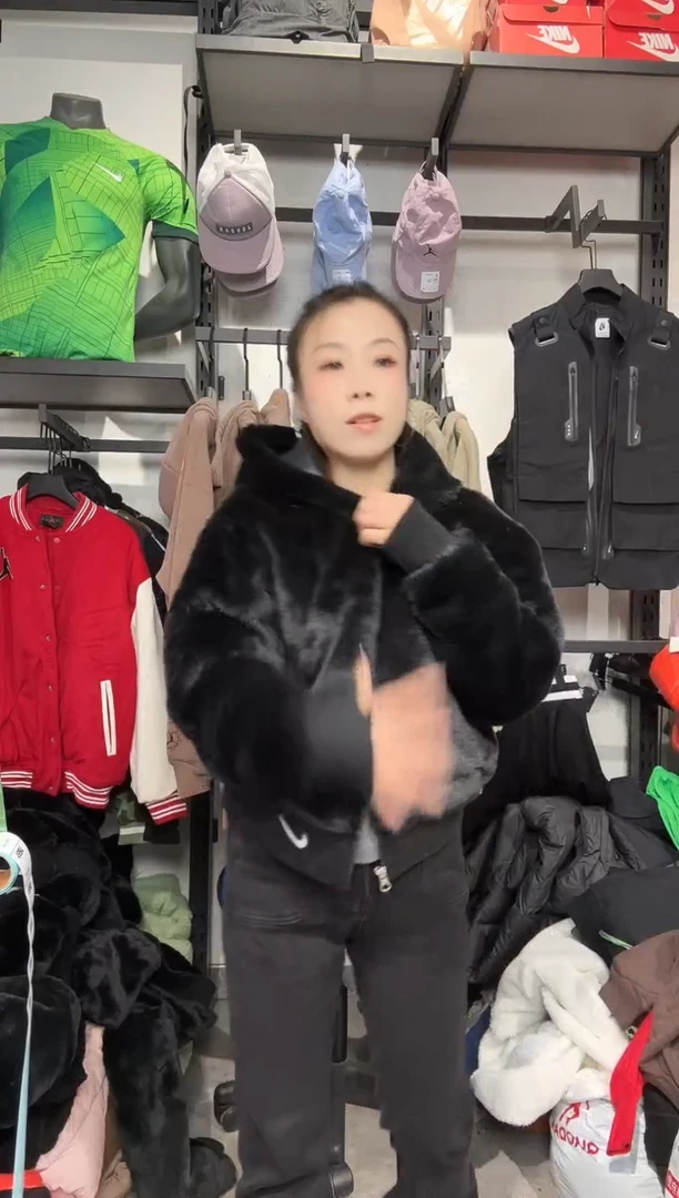1677编码 瑕疵款直播间过款为准 尺码